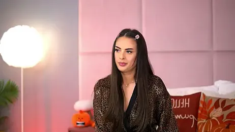 AlmaLuv webcam model stream image