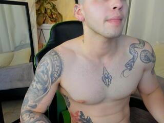 Ronny Colton webcam model stream image