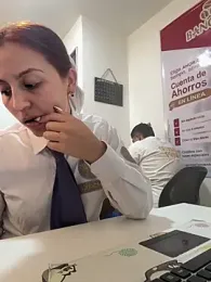 Emily-7_ webcam model stream image