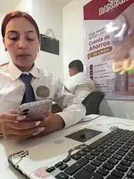 Emily-7_ webcam model stream image