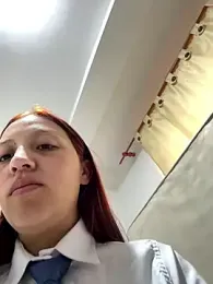 Emily-7_ webcam model stream image