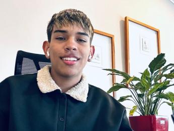 CrisPetter webcam model stream image