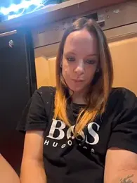 SexyMilf_37 webcam model stream image