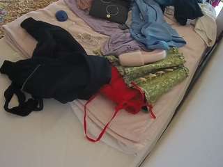 voyeurcam-julmodels-whitebed-1 webcam model stream image
