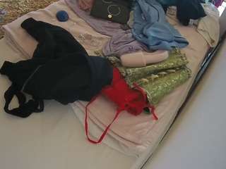 voyeurcam-julmodels-whitebed-1 webcam model stream image