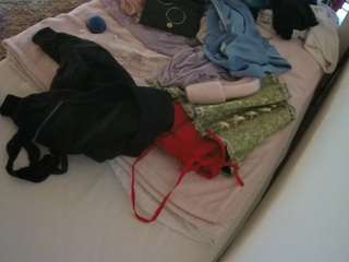 voyeurcam-julmodels-whitebed-1 webcam model stream image