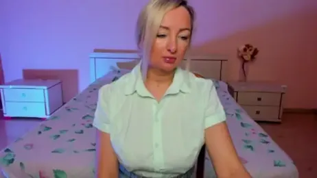 sexmom_ webcam model stream image