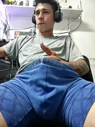 tom_latin webcam model stream image