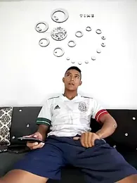 Demiansteven2 webcam model stream image