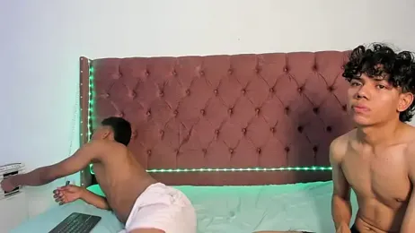 boys_yourparty webcam model stream image