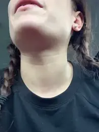 GoldenPussy1329 webcam model stream image