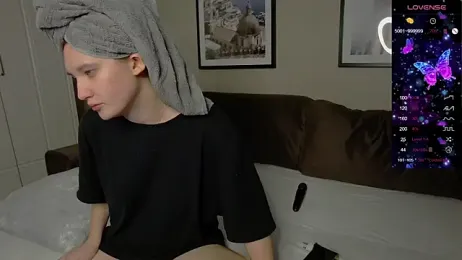 Holly_Molii webcam model stream image