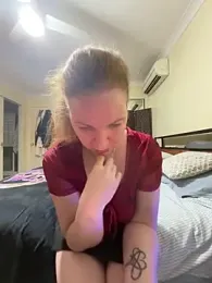 AussieKittyPurr webcam model stream image