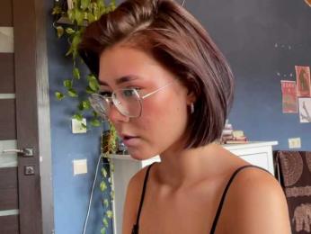 Mikiora webcam bongacams model stream image