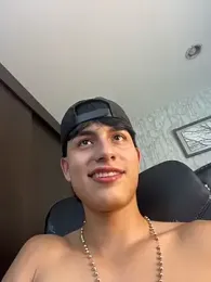 Lander_Cruz webcam stripchat model stream image