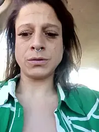 SquirtAssAddict webcam model stream image