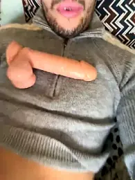 yaxxx03 webcam stripchat model stream image