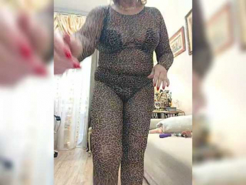 KarinkaSweet webcam model stream image