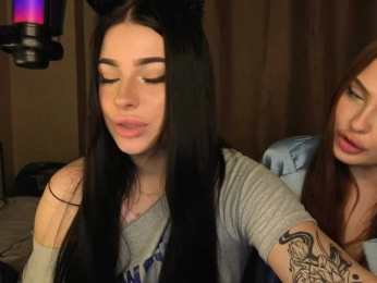 LisaAndDenis webcam model stream image