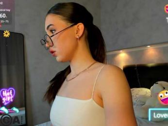 Emily-Lews webcam model stream image