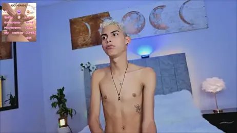 sky_jules webcam model stream image