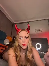 AlyaSeduce webcam stripchat model stream image