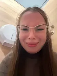 MeliMoon webcam model stream image