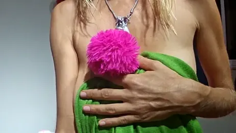 LunaNatural webcam model stream image