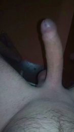 Aple82 webcam model stream image