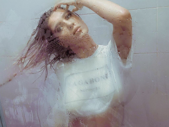 ChloeQuinn webcam model stream image