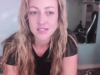 chelseelynn webcam model stream image