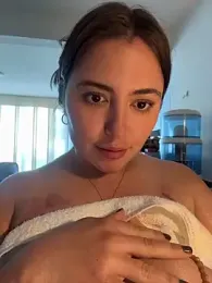 sukhakunis1 webcam stripchat model stream image