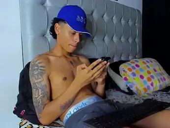 Frayhot777 webcam model stream image