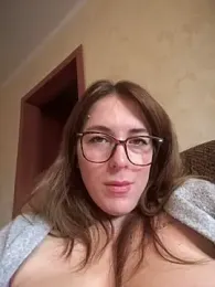 MommmyYummy webcam model stream image