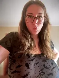 MommmyYummy webcam model stream image