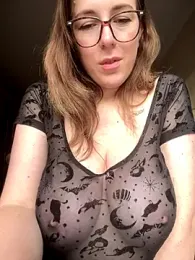 MommmyYummy webcam model stream image