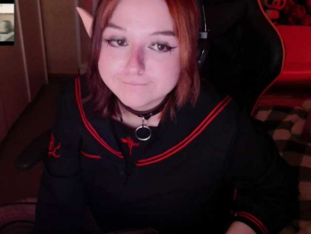 LylyBearrr webcam model stream image