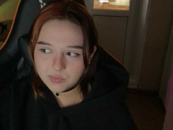 LylyBearrr webcam model stream image