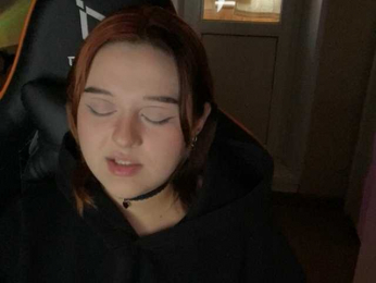 LylyBearrr webcam model stream image