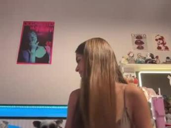 zoeybrookss webcam model stream image