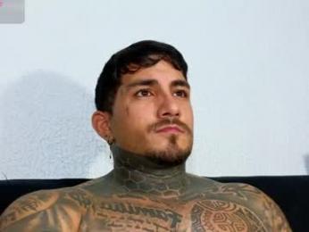 twonaugthy77 webcam model stream image