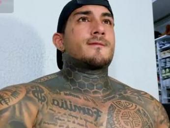 twonaugthy77 webcam model stream image