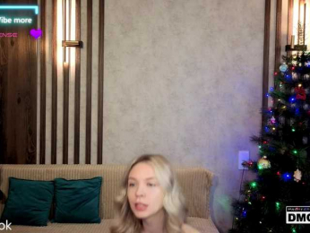 Hollywww webcam bongacams model stream image