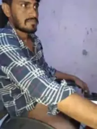 Yuvi_hot webcam model stream image