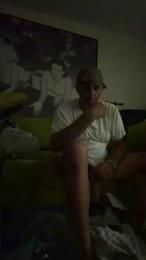 Straightguyshy webcam model stream image