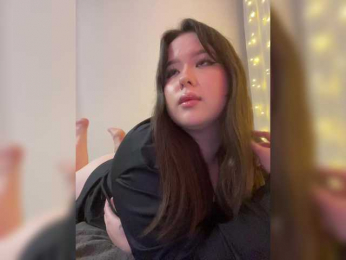 CateLong webcam model stream image