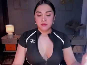 MaxeneCullens webcam stripchat model stream image