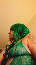 MizzMoist webcam model stream image