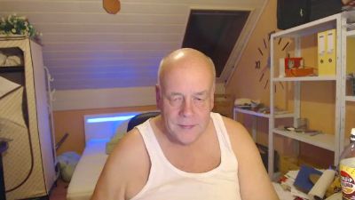 hotte1965hot webcam cam4 model stream image