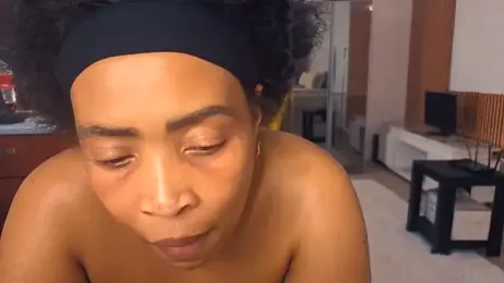 GiantBootyMilf webcam model stream image